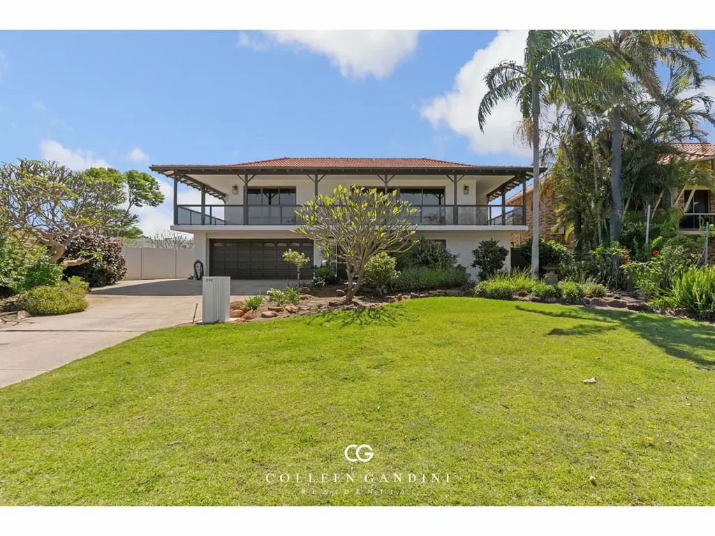 FULLY RENOVATED FAMILY HOME IN RIVERSIDE LOCATION