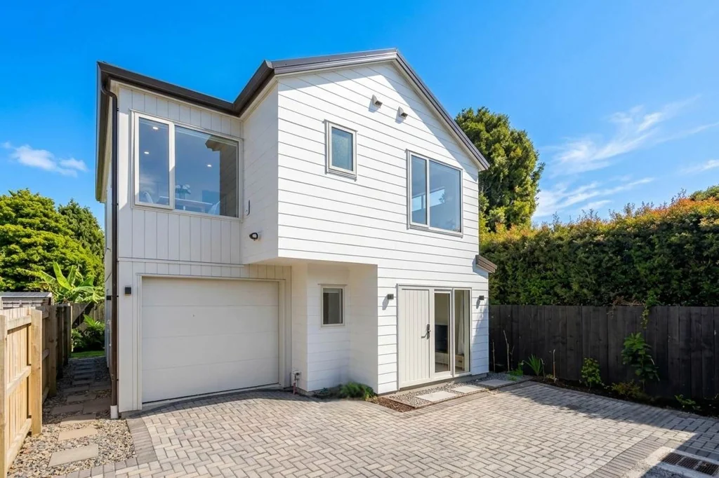 Mangere Bridge 4બેડરૂમ Standalone, Brand New & Ready!