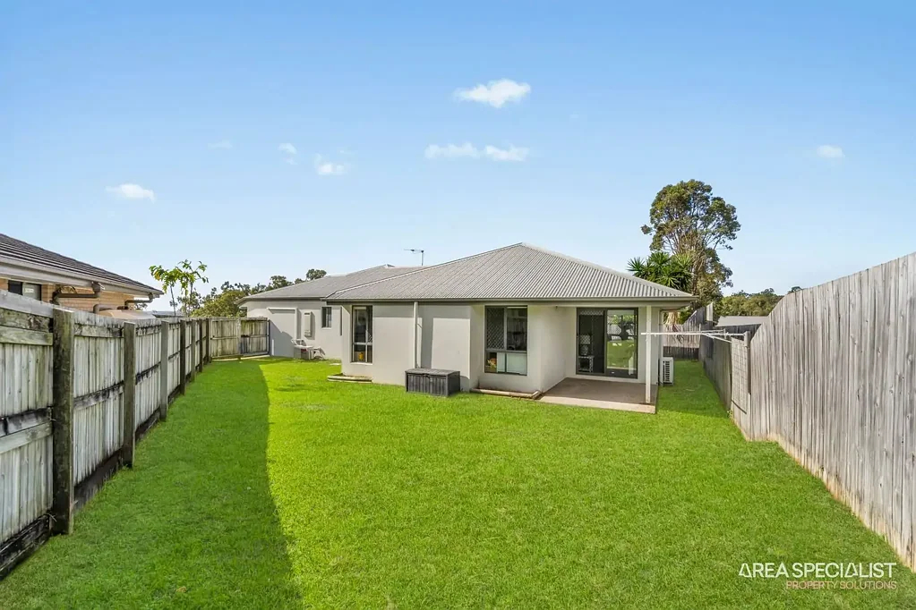 Pimpama 4 Slaapkamer Modern & Move-In Ready | Freestanding Home in a Convenient Location