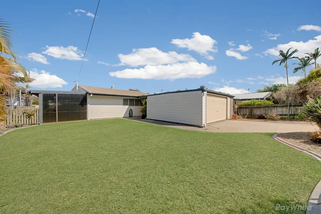 215 Sun Valley Road, Kin Kora, QLD 4680