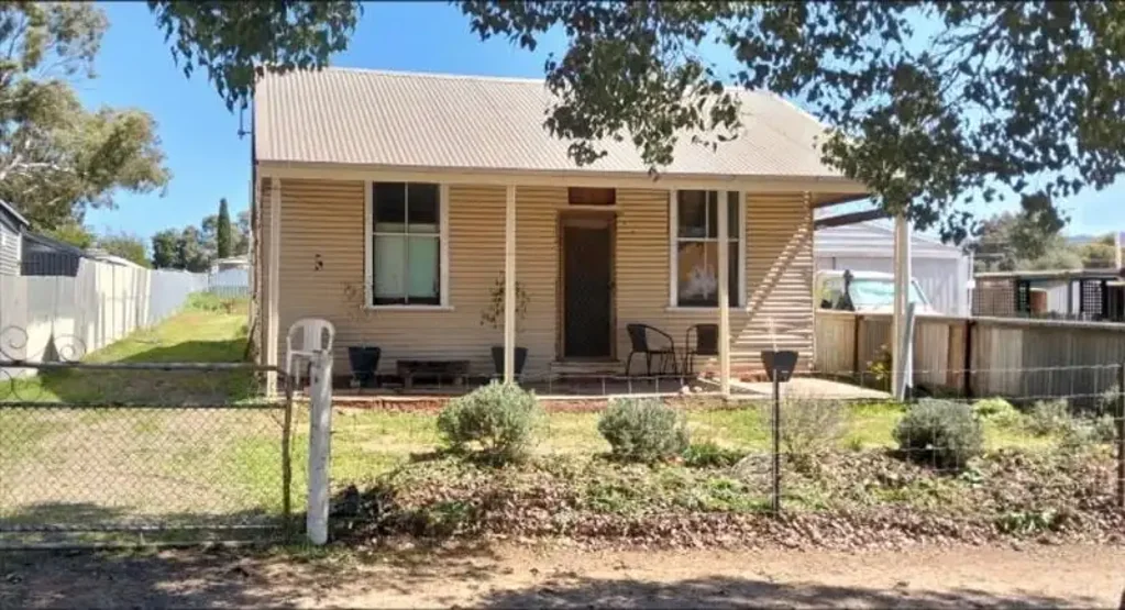 Quorn 3 Bedroom Quorn Cottage. Currently renovating!!!