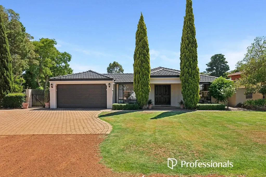 1 Halleendale Road, Walliston, WA 6076