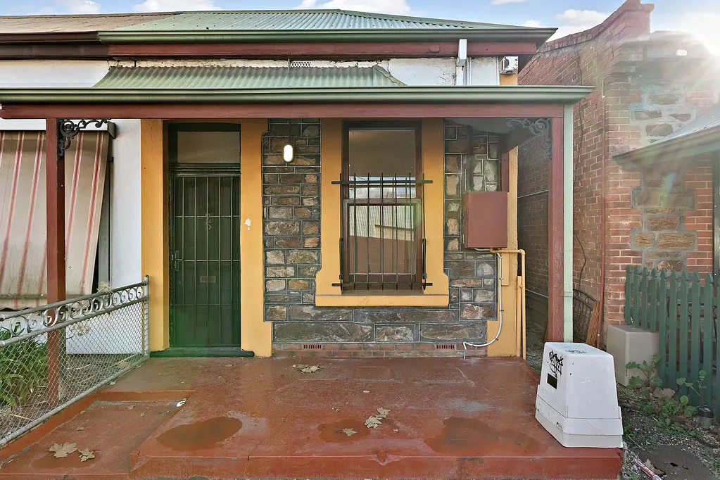 Stylish Two Bedroom Residence in a Convenient Adelaide Location