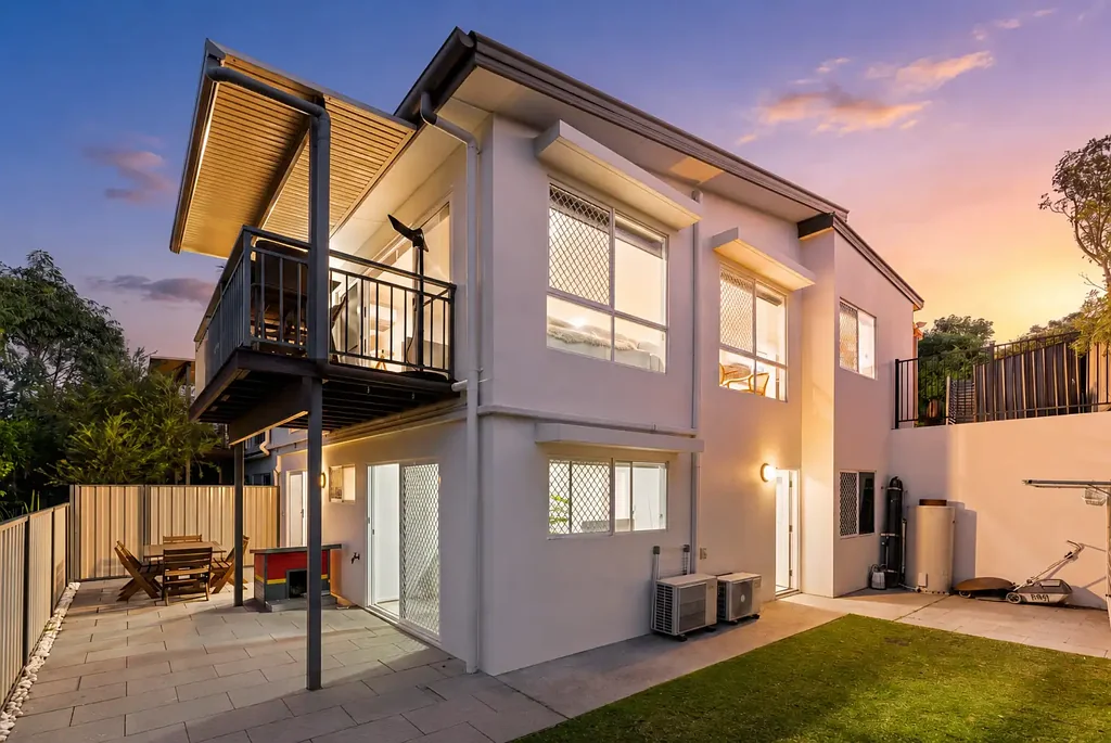 Upper Coomera 4房  Elevated Townhouse Living with Panoramic Gold Coast Views