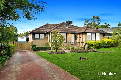 30 GAYNOR ST, MADDINGLEY VIC 3340, 3 Kuwarto, 2 Banyo, House