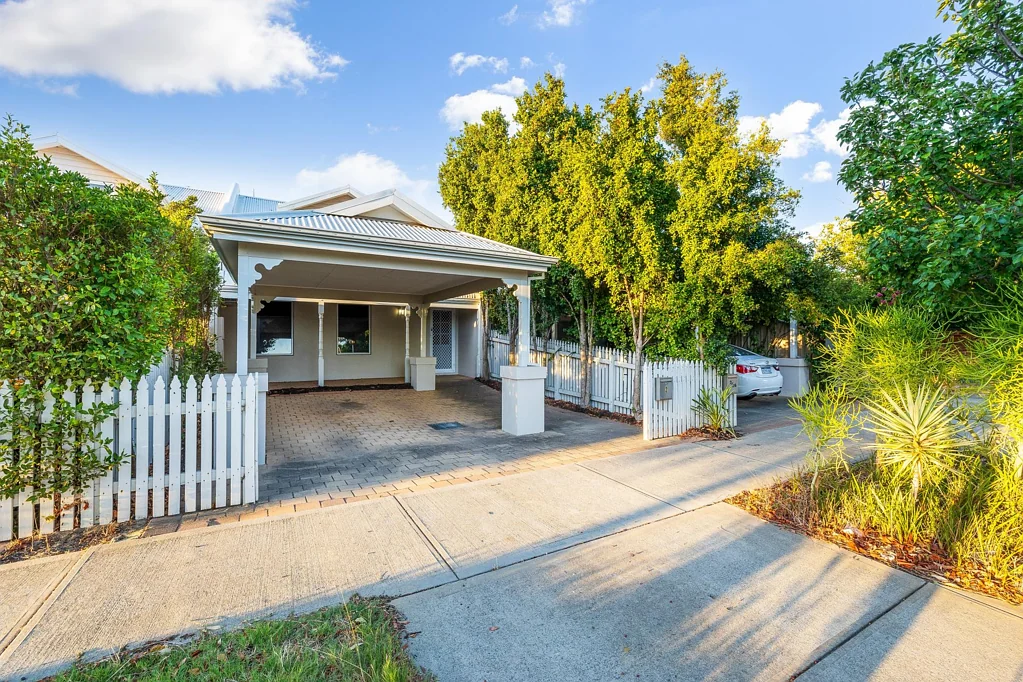 Beautiful, huge home, huge rooms READY NOW!