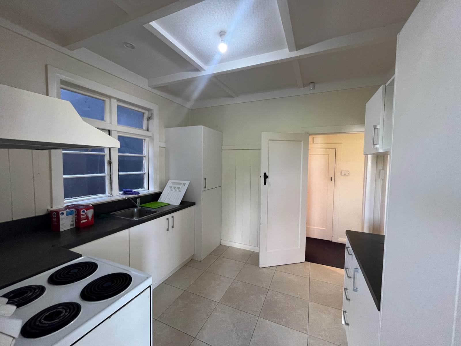 877 Dominion Road, Mount Roskill, Auckland, 3 phòng ngủ, 1 phòng tắm