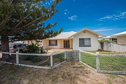 10 Sea Ripple Avenue, Port Denison