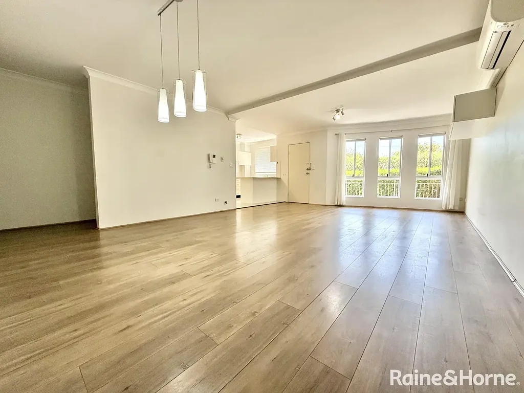 Remarkable 3 Bedroom Unique Park Side Garden Apartment