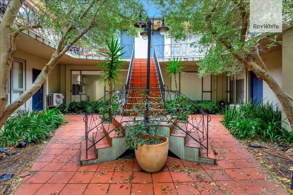 Charming Ground-Floor Apartment