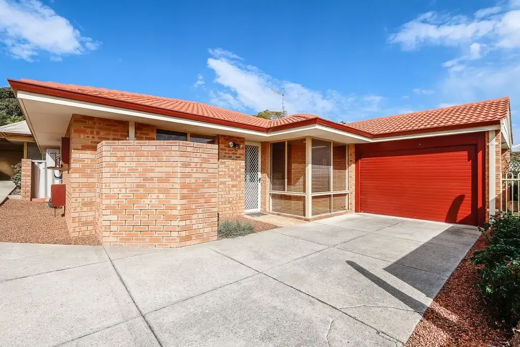 VERY NEATLY PRESENTED VILLA