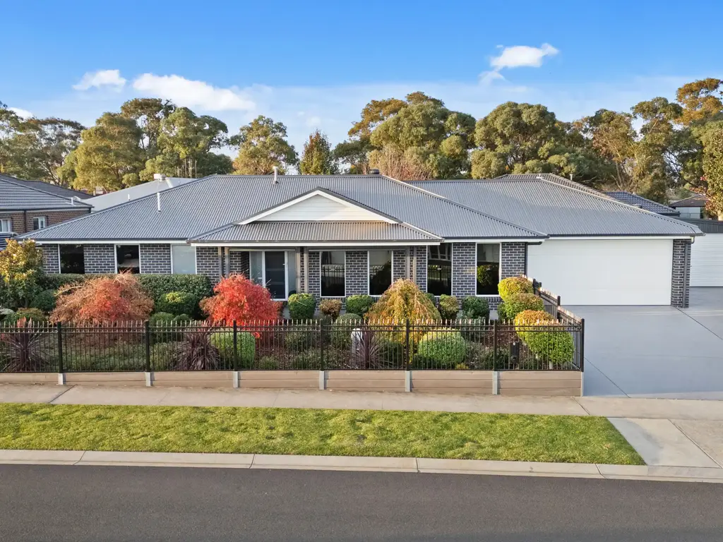 Bairnsdale 3 Bedroom 8 Monash Terrace, Bairnsdale - Where Modern Comfort Meets Thoughtful Design