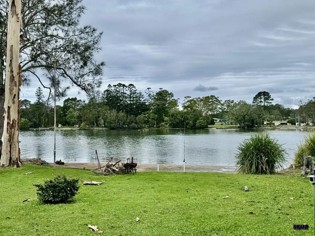 RIVERFRONT SERENITY AT YOUR DOORSTEP