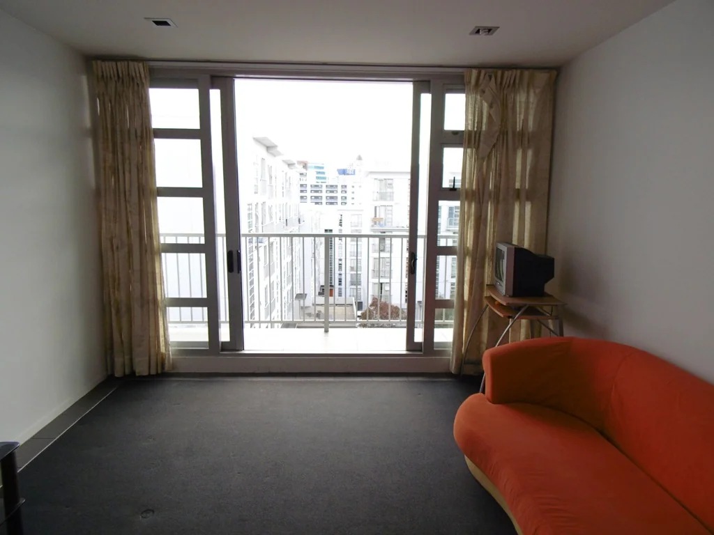 Convenient city living - one carpark included
