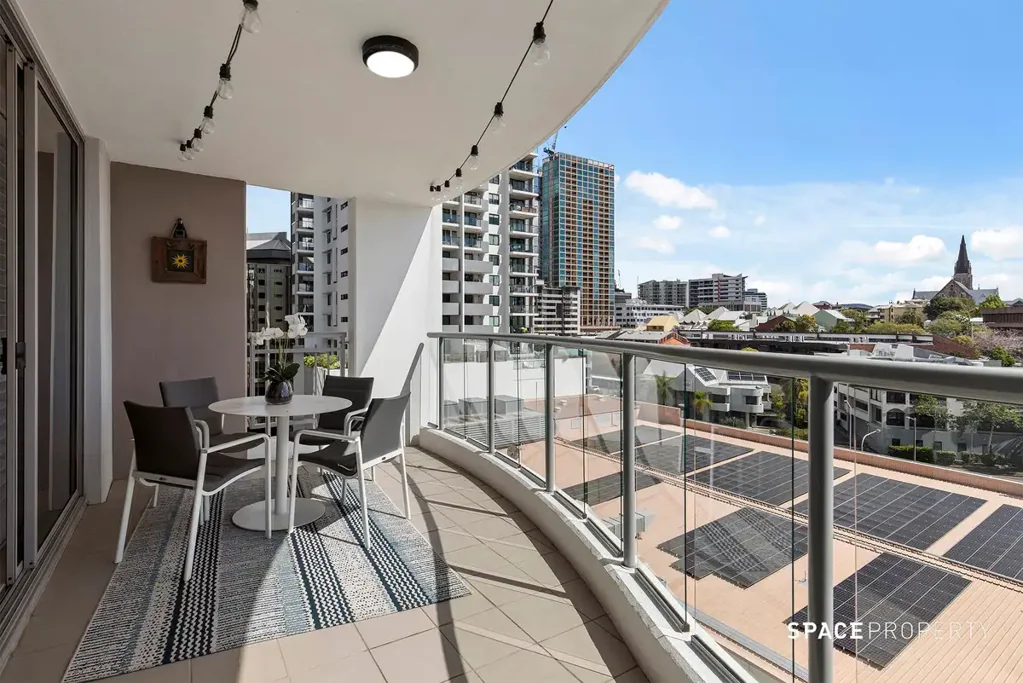 Brisbane City 2 Slaapkamer Spacious Inner-City Living with an Elevated Outlook