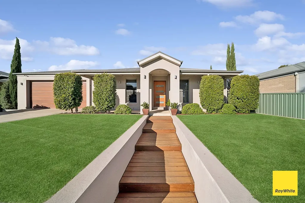 Maiden Gully 4房  Spacious Family Home with Entertaining & Lifestyle Features