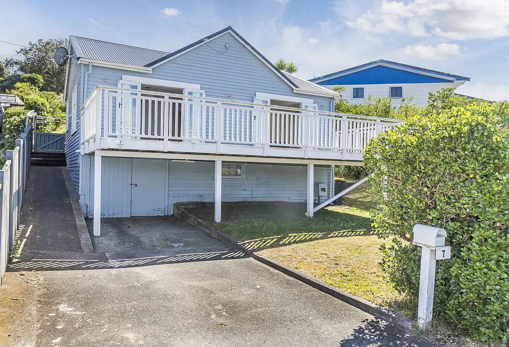 7 Onepoto Road, Titahi Bay, Porirua City, Wellington