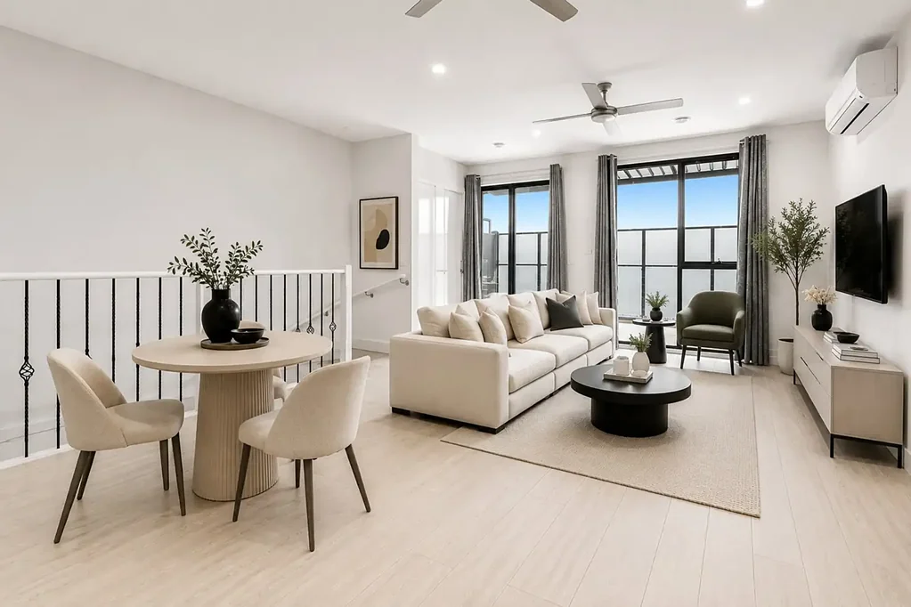 Springvale 2Kwarto The Brief: A Royal Opportunity: Modernized, Low-Maintenance Living