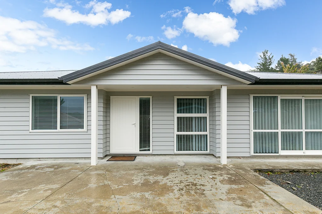 Wainuiomata 4બેડરૂમ Single Level - Built in 2021!