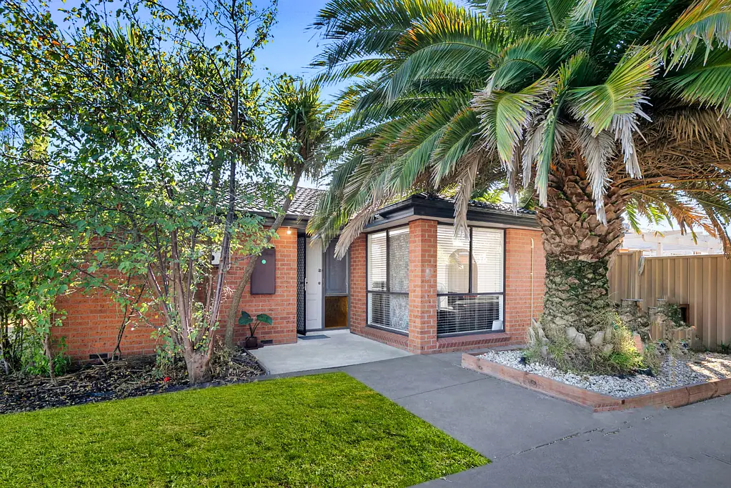 8 Enfield Place, Craigieburn, VIC 3064