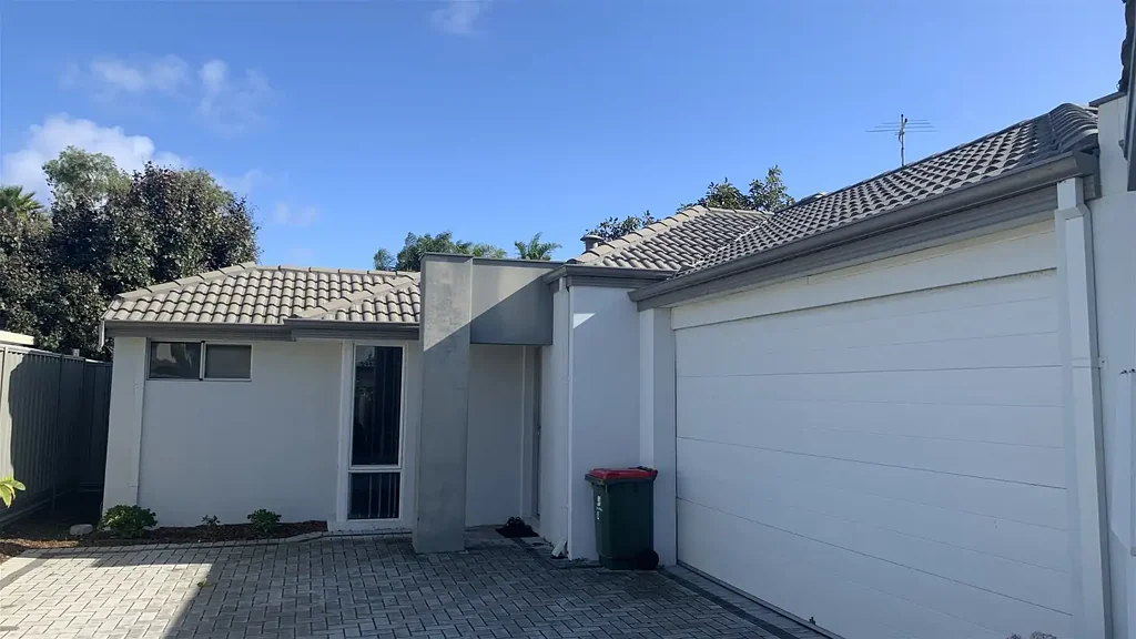 $730/w Modern 3x2 Townhouse in Convenient Balga