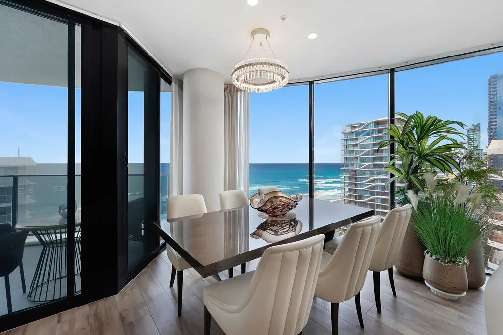 Main Beach 3બેડરૂમ LAST OPPORTUNITY TO SECURE -OWNERS PACKED AND MOVING- BEST VALUE IN BEACH SIDE NEW TOWER  - BE QUICK