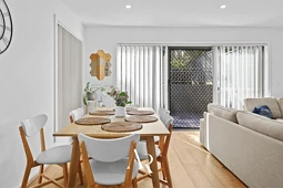 4/12 Zuttion Avenue, Beverly Hills