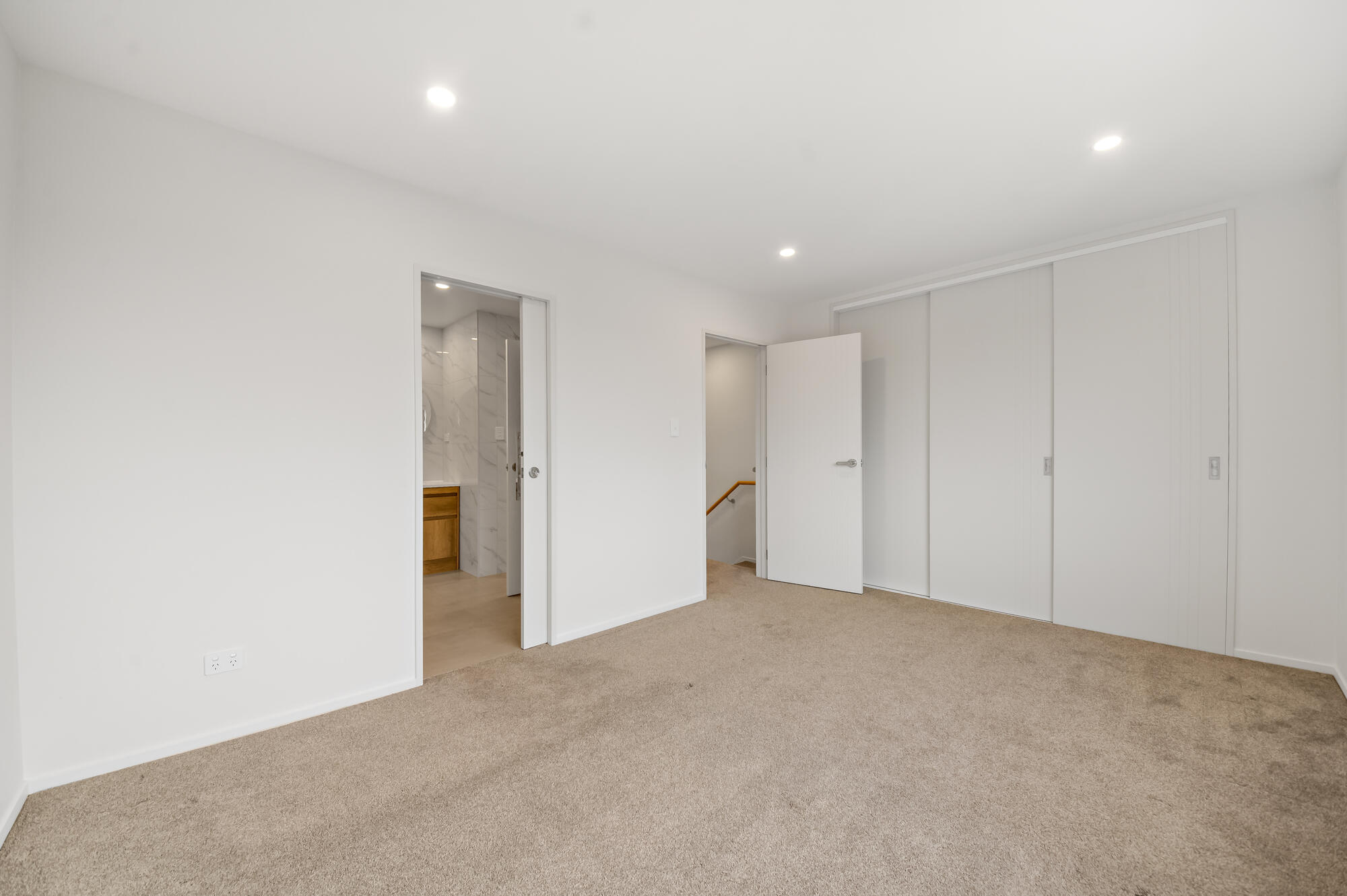 4/21 Erima Avenue, Point England, photo 13
