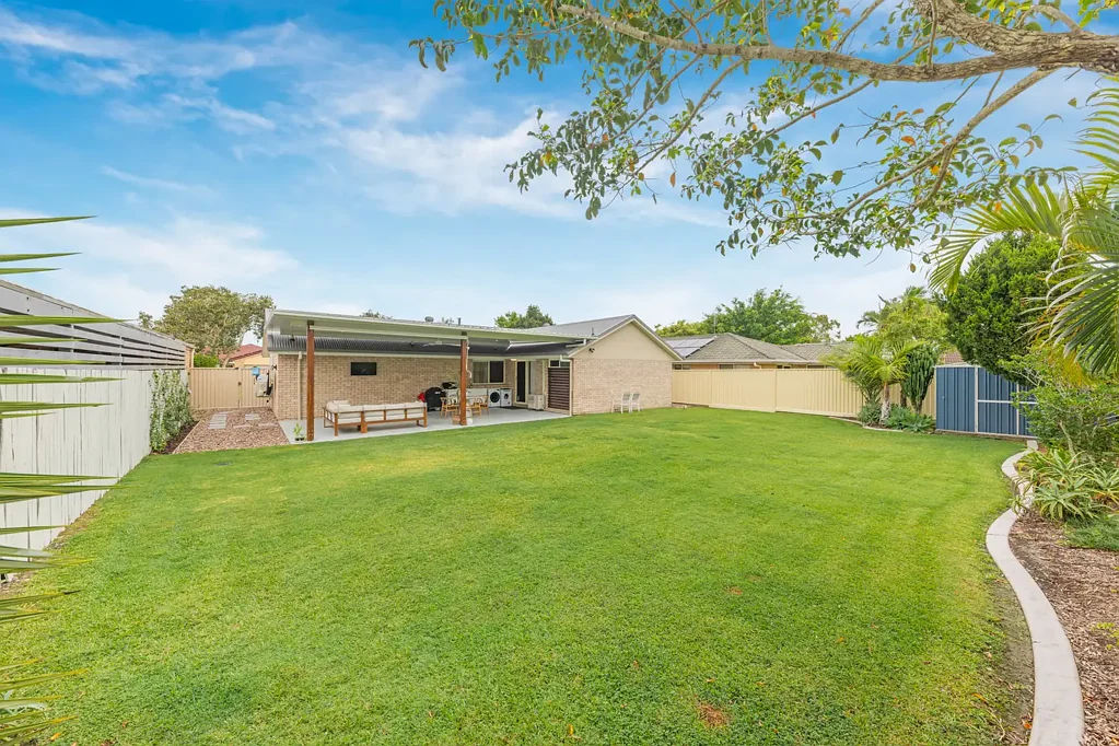 Caloundra West 3कमरा Solid Family Home in a Growing Coastal Pocket