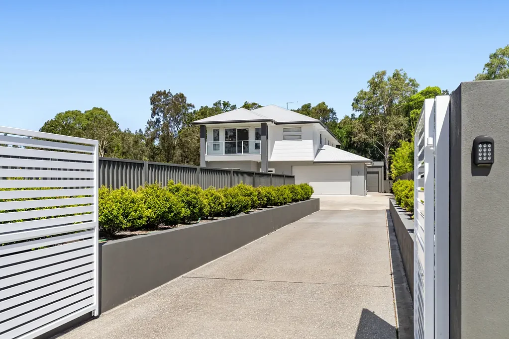 6 Ocean Place, Beachmere, QLD 4510