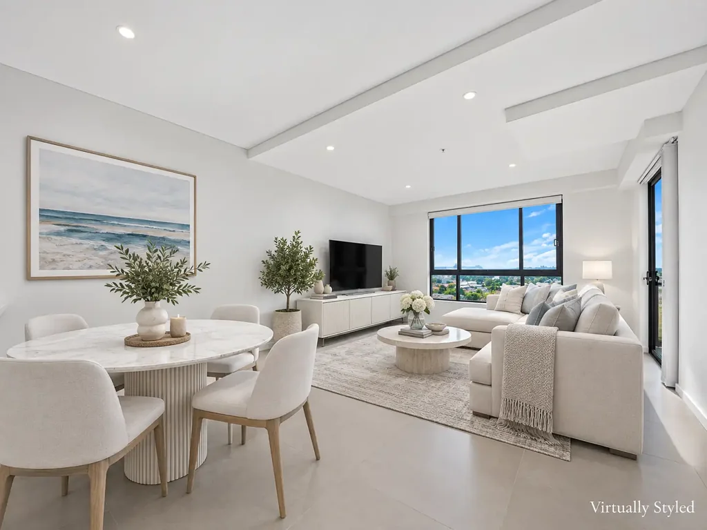 Gorgeous sun drenched apartment sitting high in the sky at "Charlene's Towers"