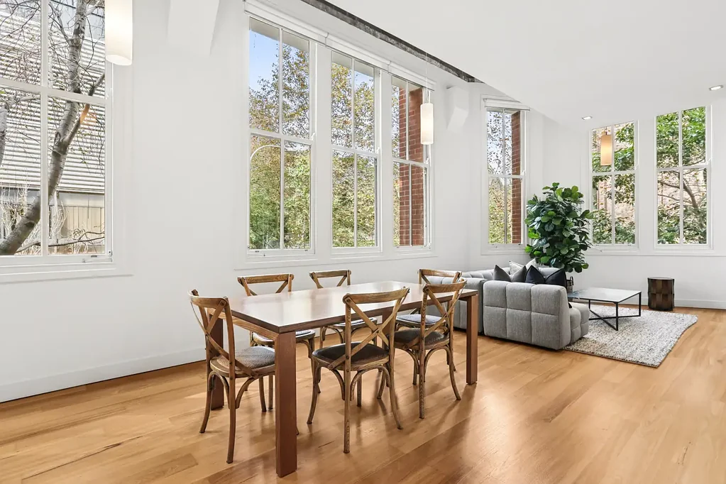 Designer Inner City Apartment Fully Furnished