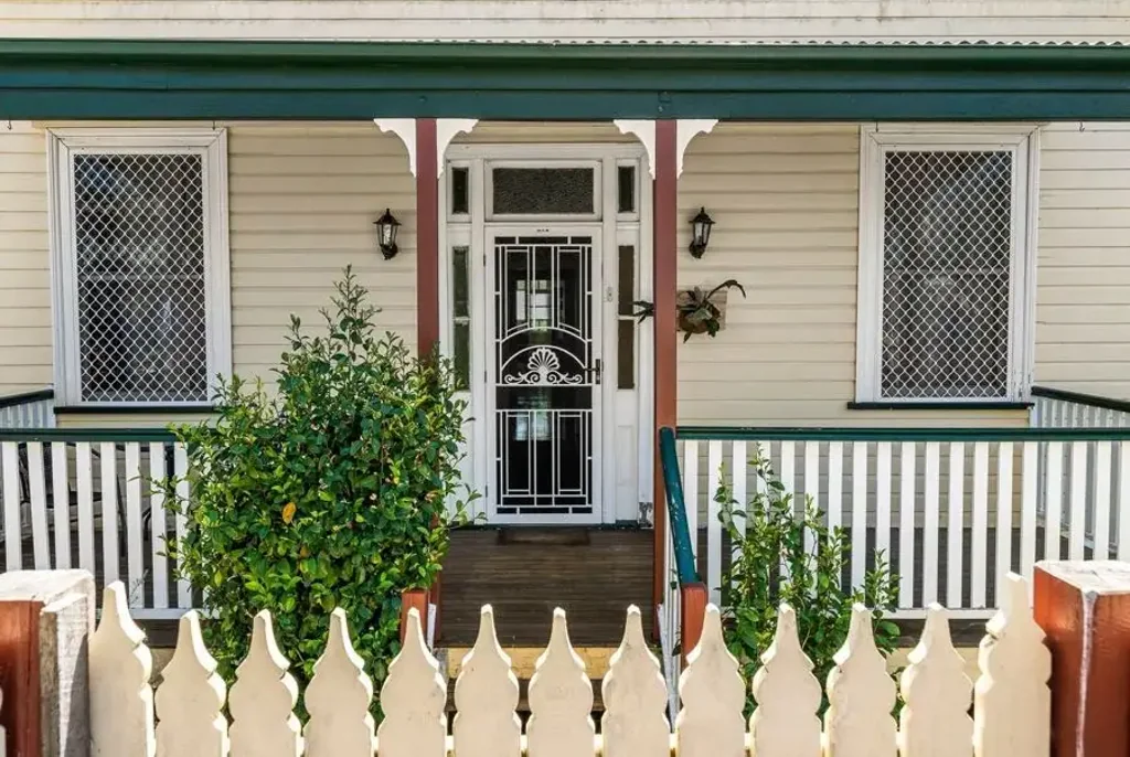 South Toowoomba 4Kwarto Character, Charm and Contemporary Comfort - Moments from Lake Annand