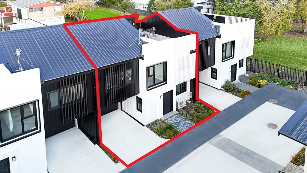 Mangere Bridge 4Moenga Rooftop Terrace with Mountain Views!