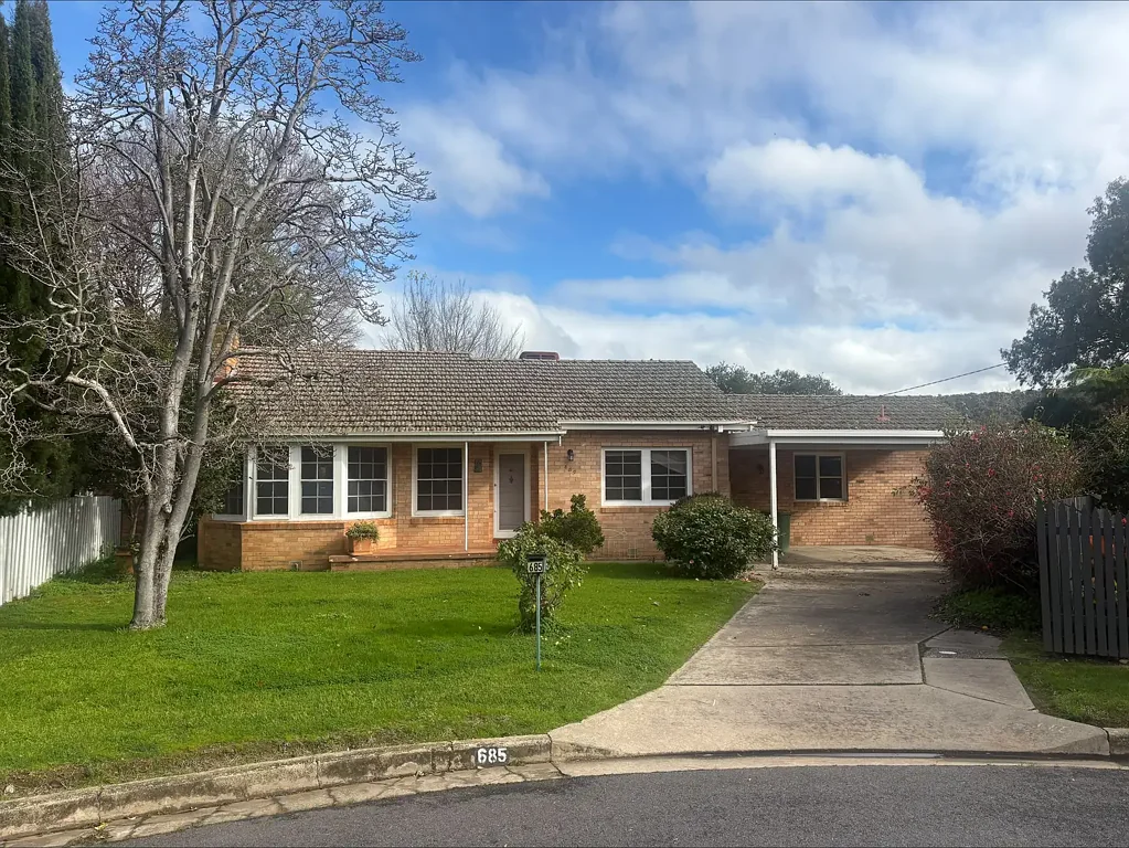 Spacious Family Home in Sought-After Central Albury