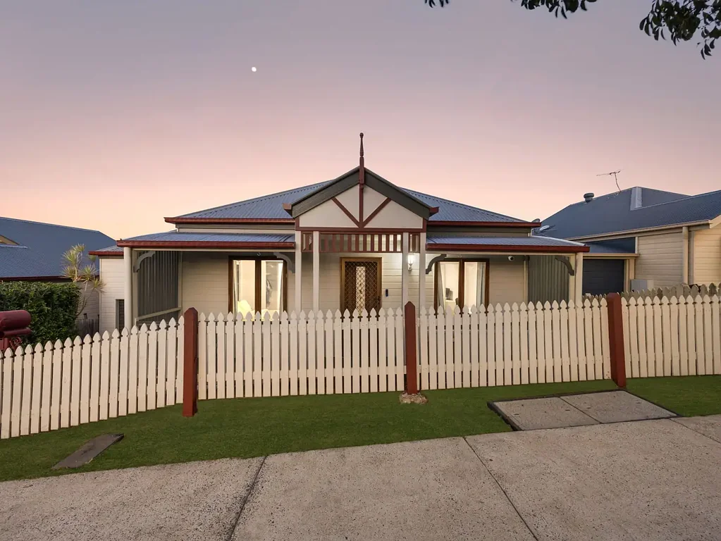 Springfield Lakes 3침실 Perfect First Home or Investment with a Peaceful Bushland Outlook
