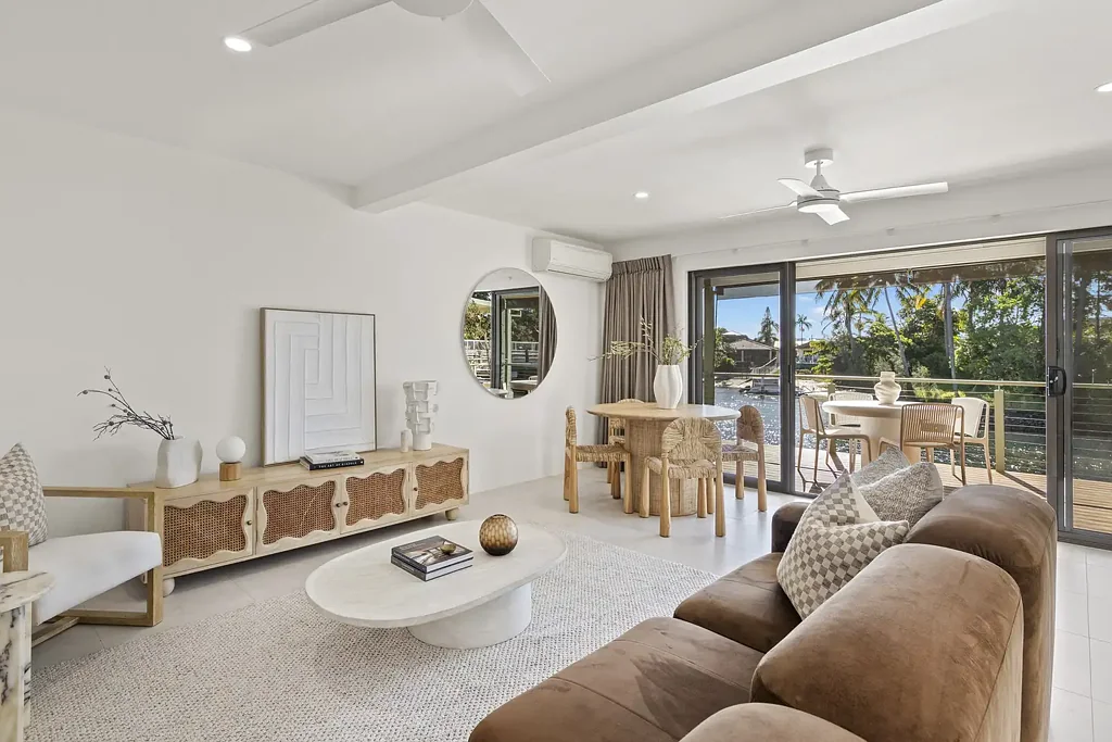 Broadbeach Waters 3غرفة نوم Renovated Waterfront Villa with Effortless Coastal Convenience