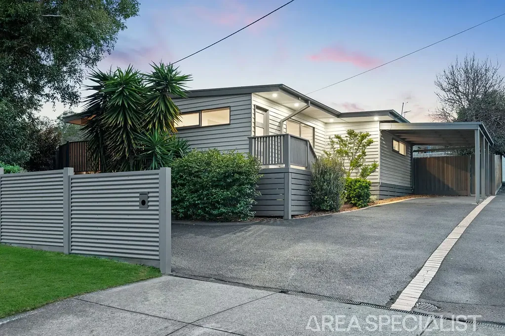 Langwarrin 3房 精美翻新三卧  Weatherboard设计  Fisher & Paykel厨房  带电工作室  宽敞卧室  明亮木地板 The Brief: Low-Maintenance & Beautifully Renovated