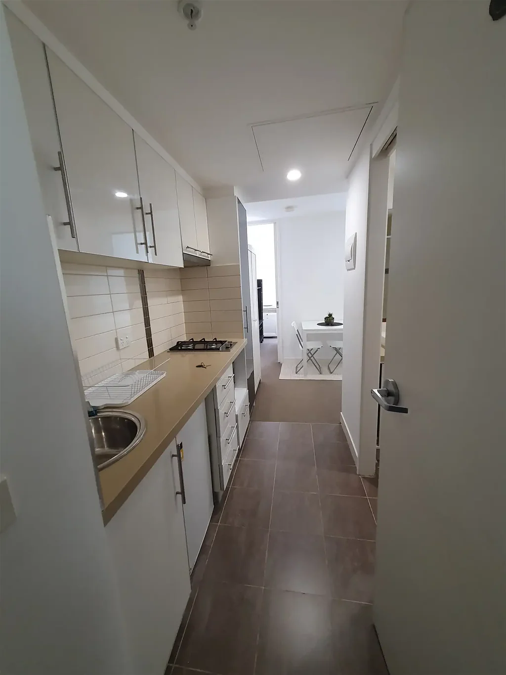 Renovated and furnished Studio close to Royal Hospital and University