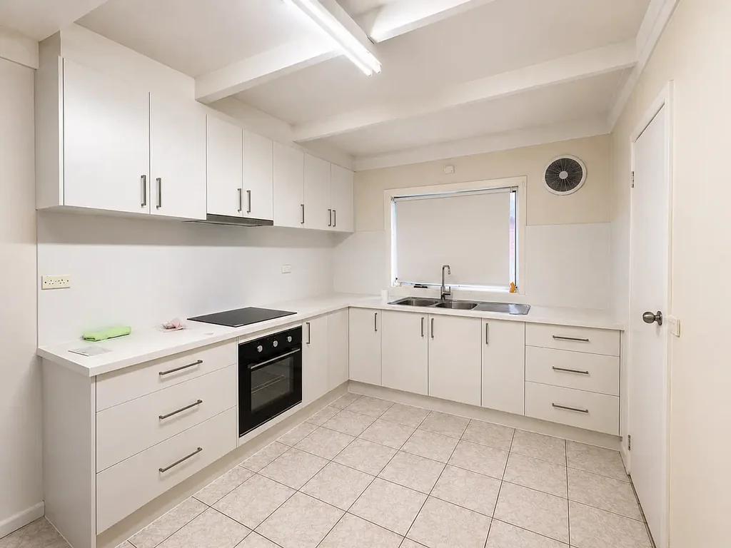 Brand New Kitchen, New Split System & Heat Pump Hot Water System