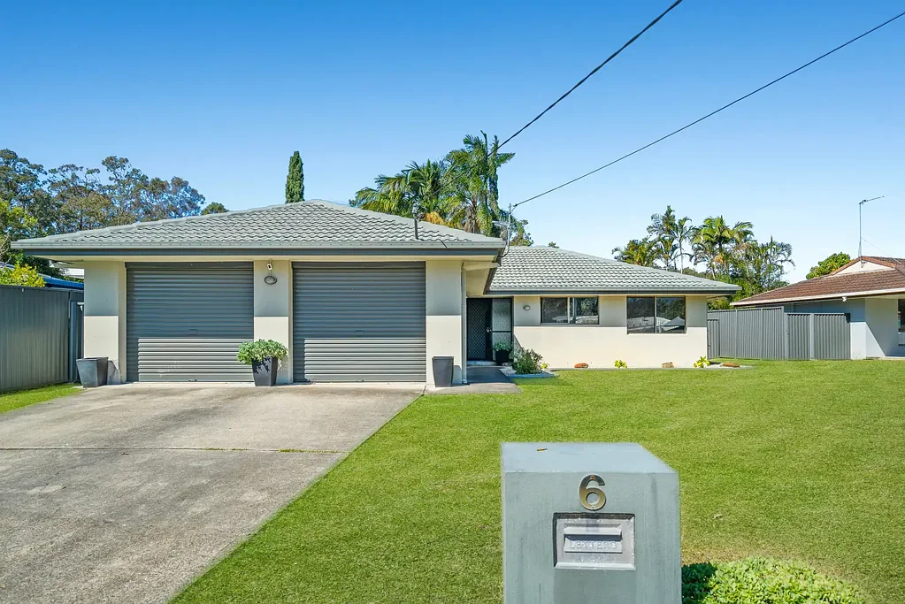Mudgeeraba 3ห้องนอน Calling All Renovators – Your Blank Canvas Awaits