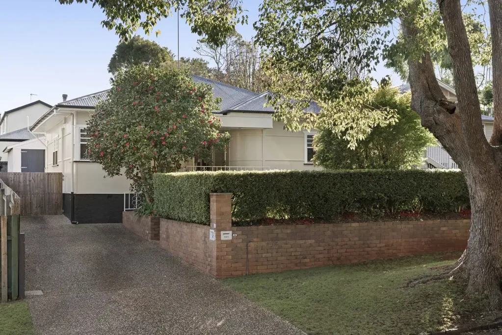 North Toowoomba 3ห้องนอน A Street You'll Love with Entertaining Done Right