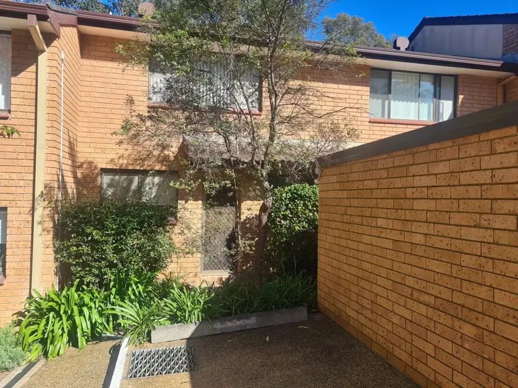 Easy Access to Macquarie University and Shopping
