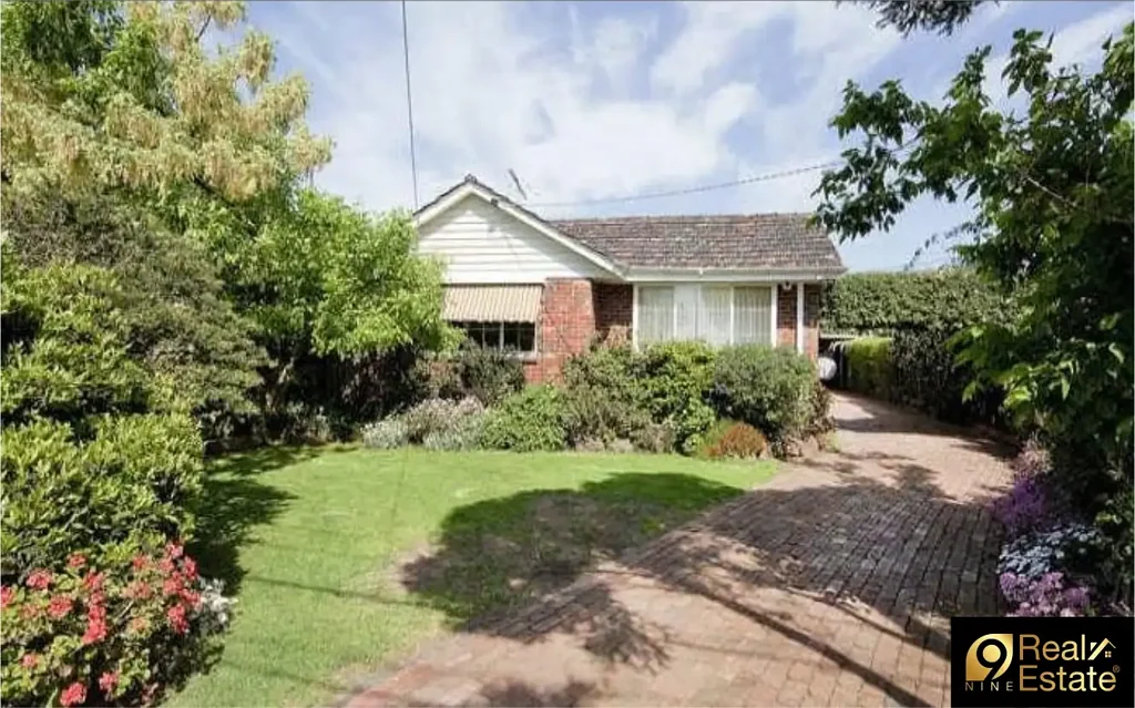 Altona Meadows 4Zimmer ATTENTION INVESTORS,  Strategically Situated Property in a PRIME LOCATION!   High visibility, Strong foot traffic,