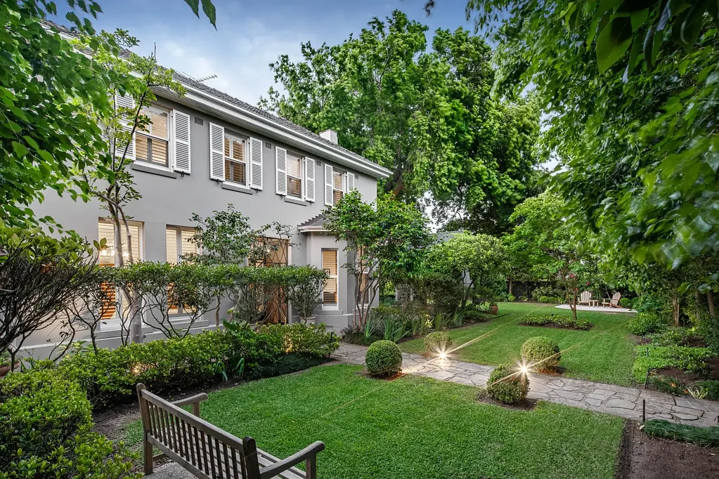 Brighton 4Kwarto A Lifestyle of Prestige in a Private, Peaceful Garden