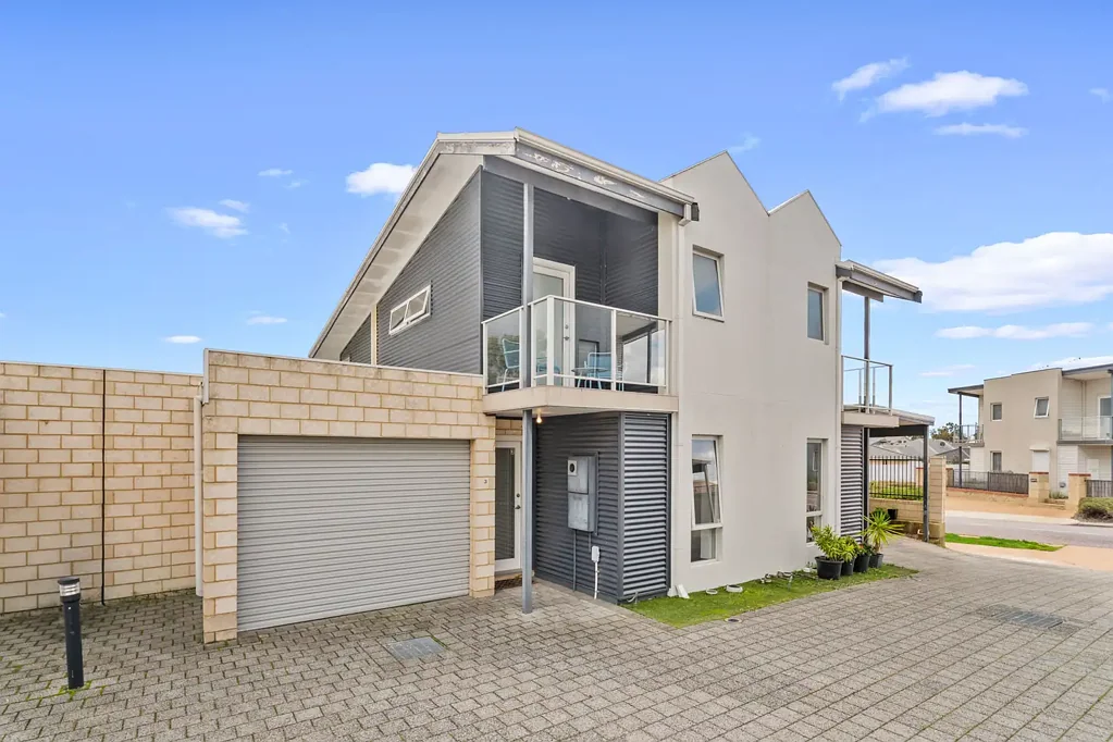 Aubin Grove 2房  Effortless living with parkland views