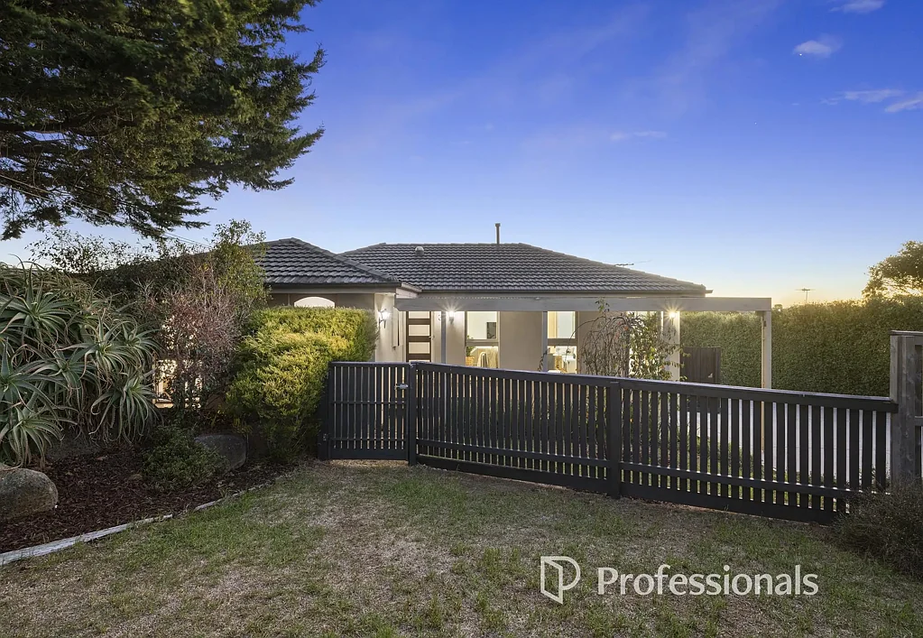 3 View Point Drive, Chirnside Park, VIC 3116
