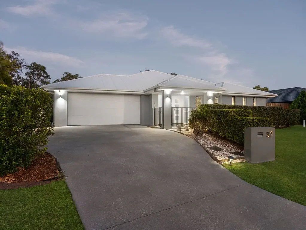 Augustine Heights 4部屋 Spacious Family Living in a Prime Augustine Heights Location on a HUGE 900M2 BLOCK!