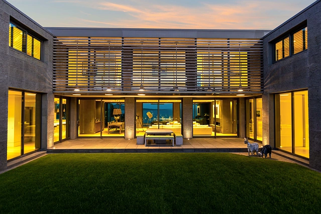 41 Beach Road, Castor Bay, North Shore City