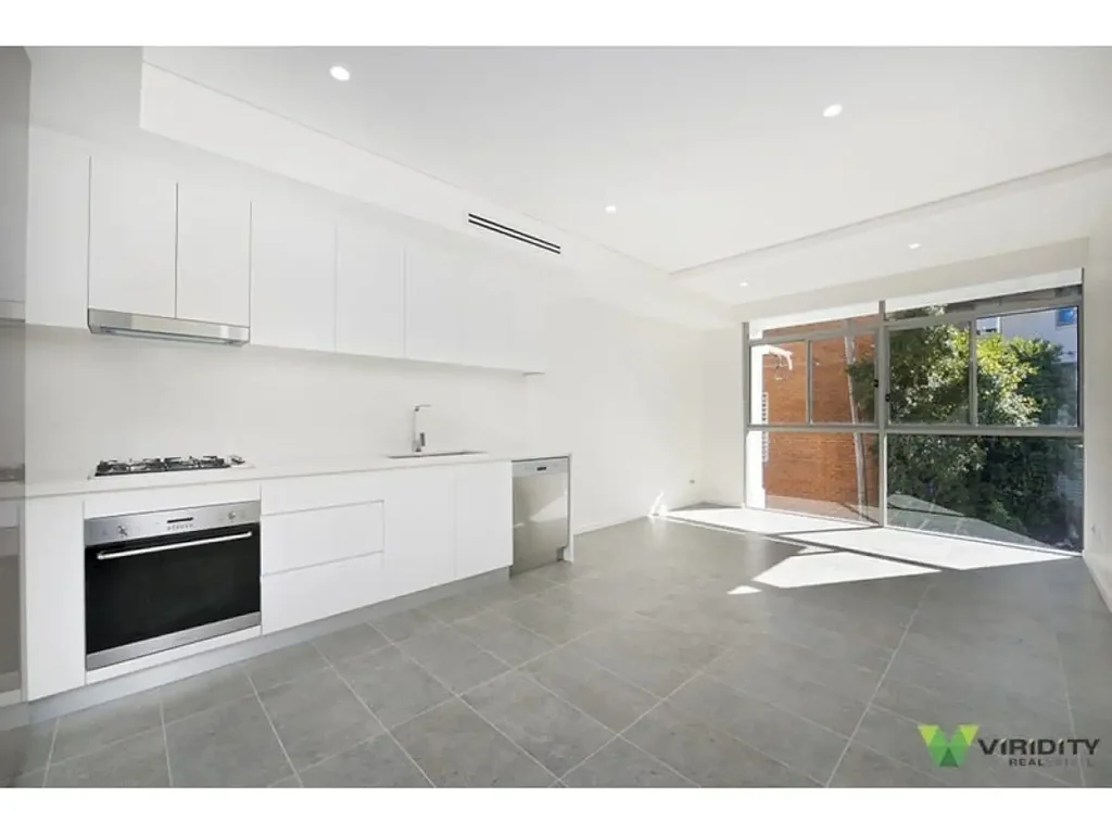 Modern 1 Bedroom Apartment in a Cul de Sac..